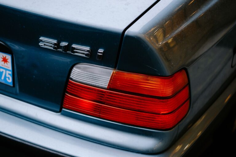 Ford Connect İçin Silecek Süpürgesi Seçimi: Orijinal mi Eşdeğer mi?