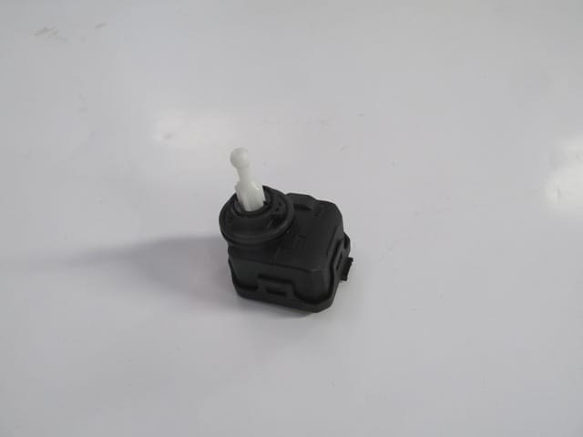 Seat İbiza Far Motoru (12V)(Yan Soket Girişli) (Bfn) (1J0941295C)